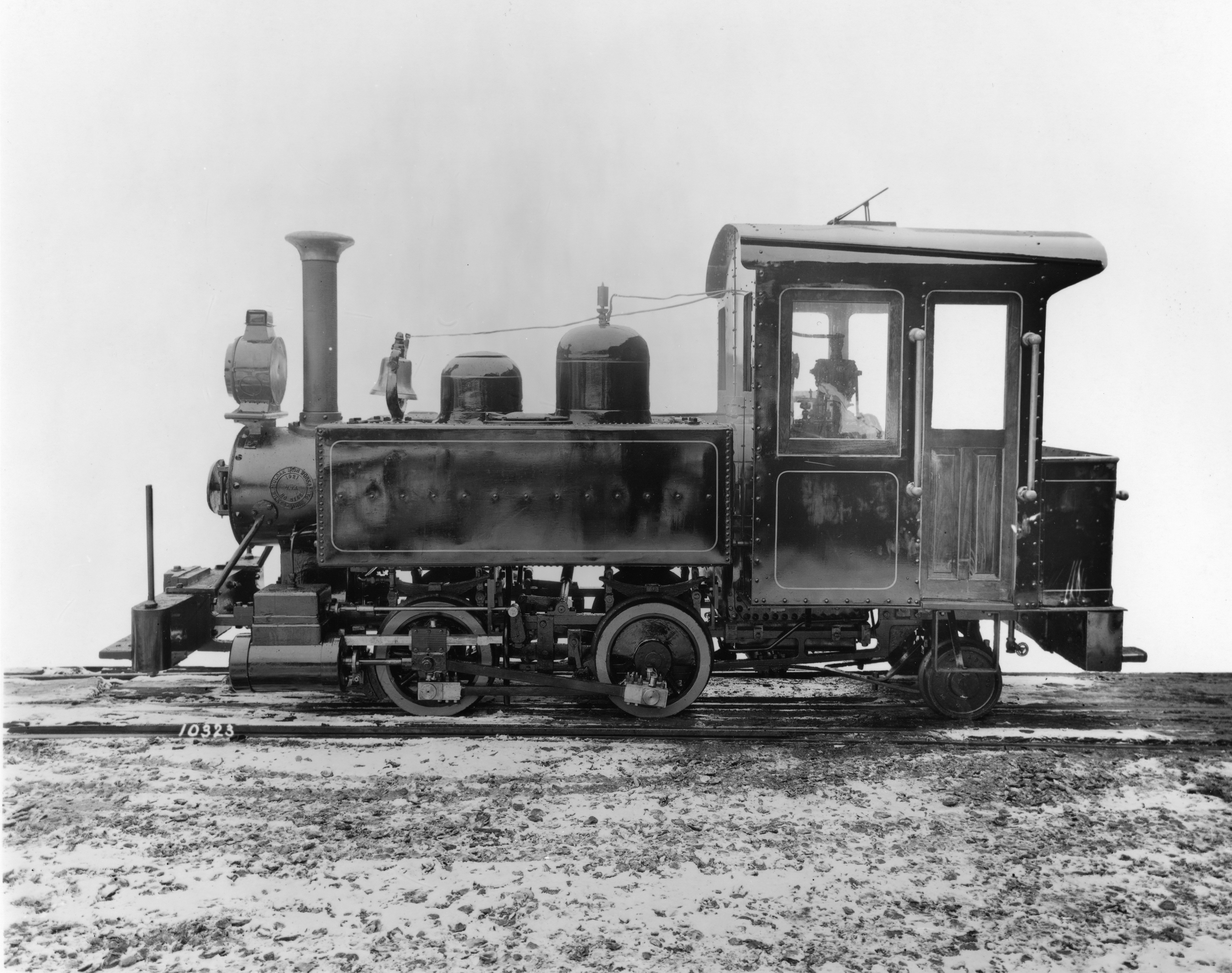 Black and white image of a locomotive built in 1921.