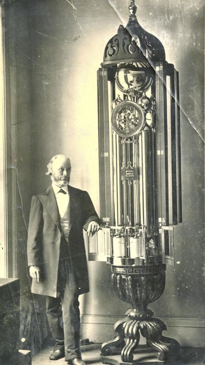 Henry Clum with his Aelloscope