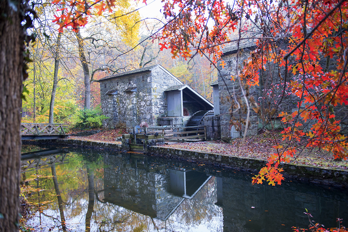 Water wheel at Hagley Museum.