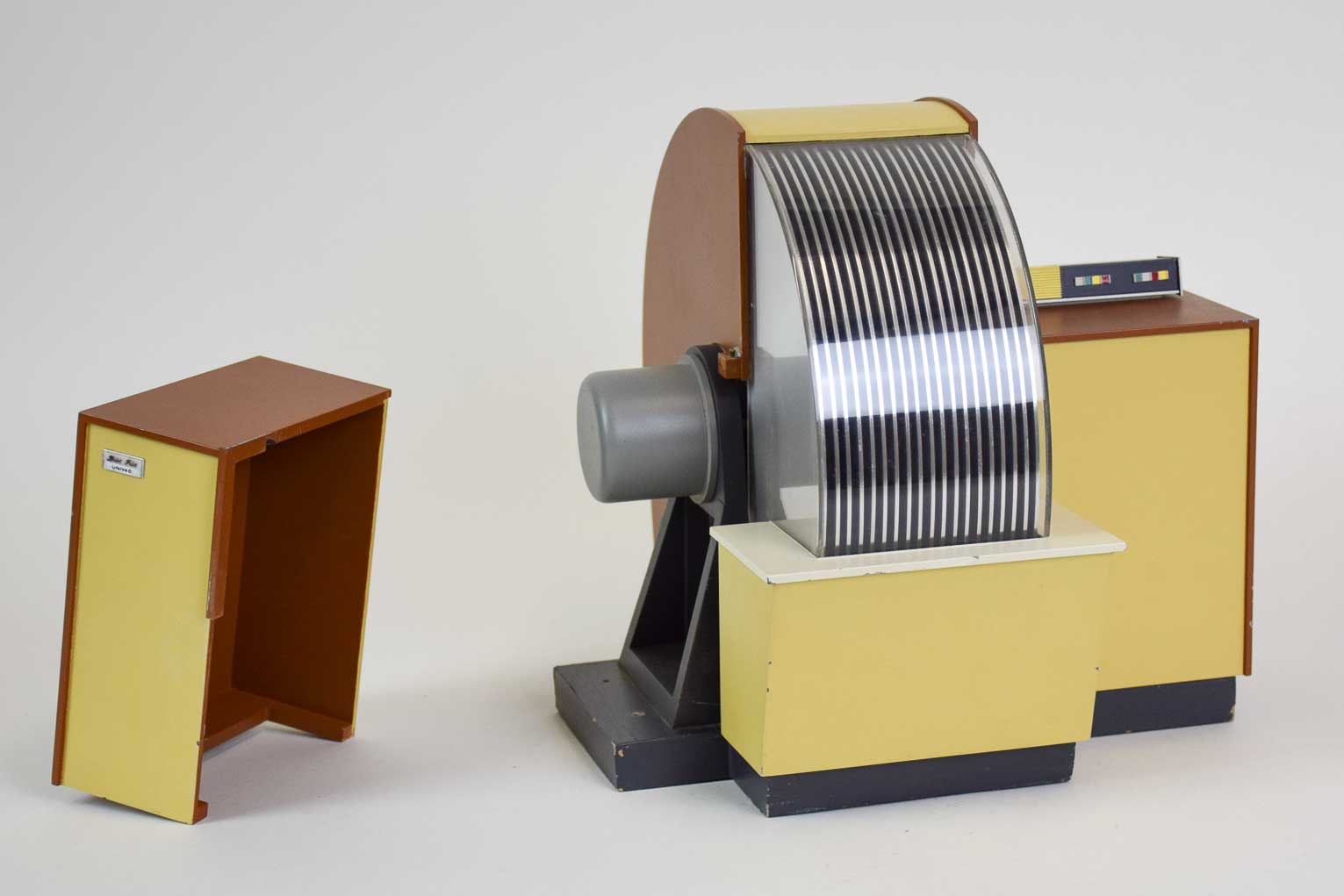 UNIVAC Disc File architectural model