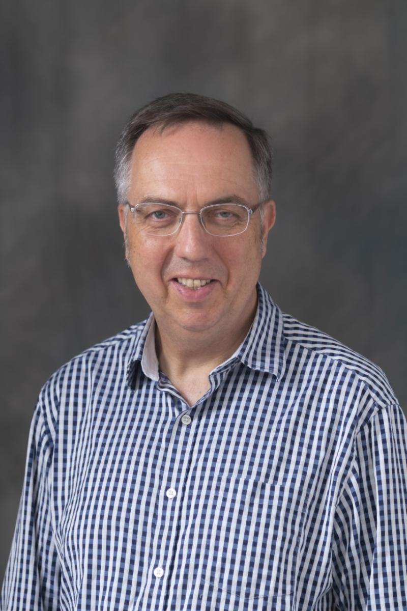 A Headshot of Tom Zeller, author of Consuming Landscapes.