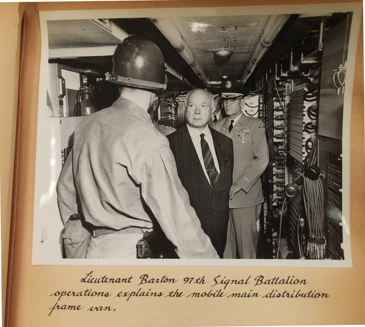 Sarnoff visiting the signal battalion operations